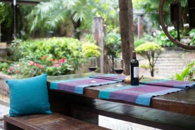 How to Choose Lawn and Patio Furniture and Accessories for Your Outdoor Space